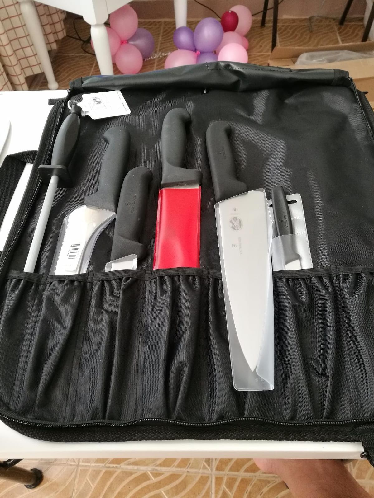 Victorinox Forschner 7 Pc Fibrox Deluxe Culinary Knife Roll Set,Black customer photo 1