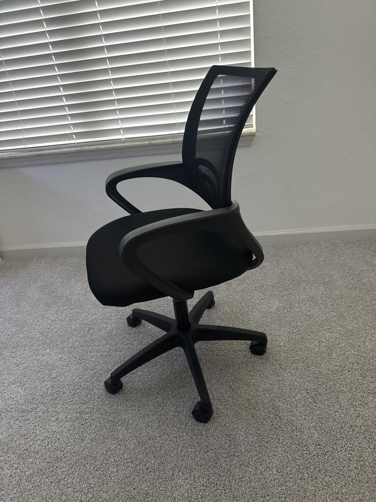 BestOffice Ergonomic Office Chair | Mid-Back Swivel Desk Chair | Black customer photo 1