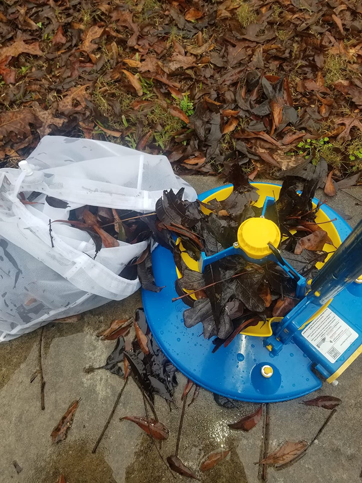 POOL BLASTER Leaf Vac Cordless Hoseless Pool Leaf Vacuum & Skimmer, Battery-Powered Swimming Pool Leaf Catcher with Heavy Duty Mesh Bag, for Inground and Above Ground Pools, by Water Tech customer photo 2