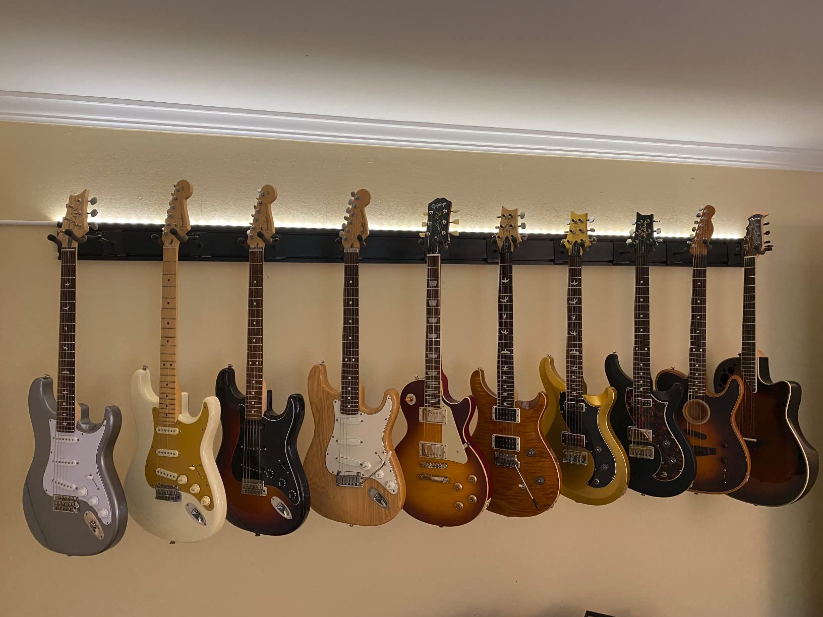 String Swing SW5RL-B-K Guitar Wall Mount Bundle with 5 Guitar Hangers & 1 Black Vein Strong Wall Mount customer photo 2