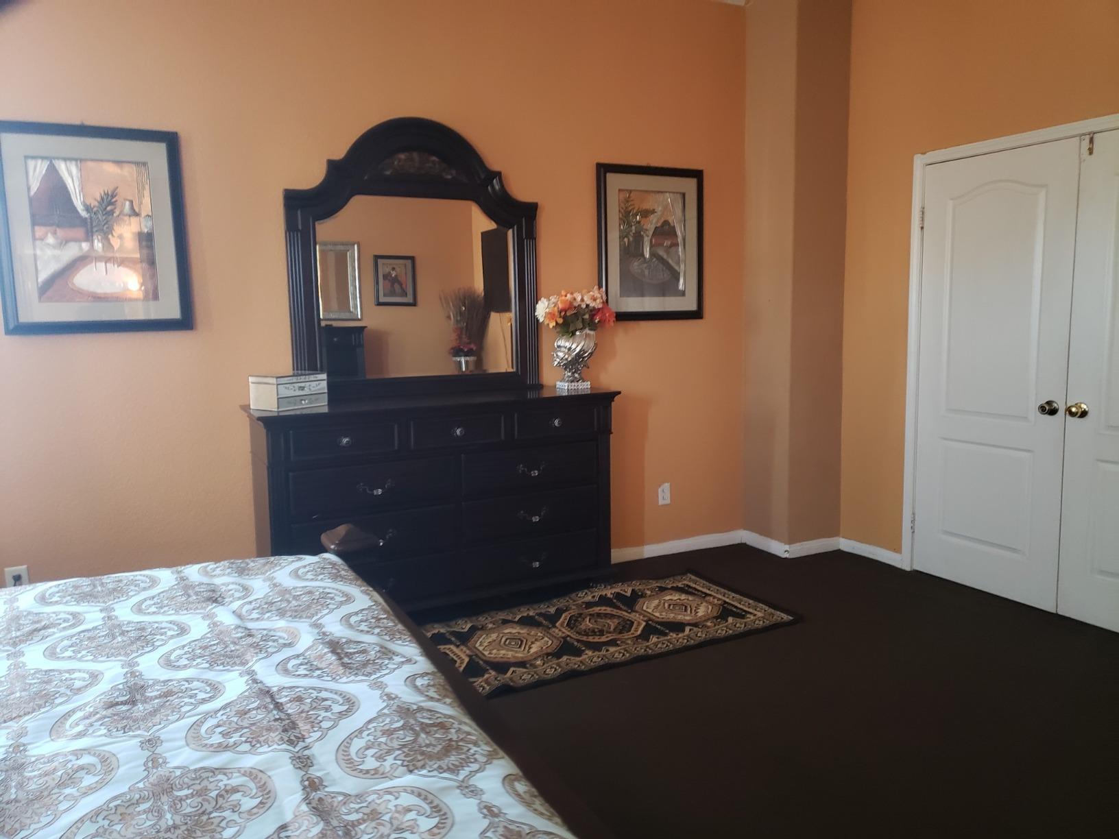 24/7 Shop at Home Syracuse 6-Piece Traditional Solid Wood Bedroom Set with Chest, Mirrored-Dresser and 2 Nightstands, Box Spring Required for Bedroom, Guest Room, Queen, Walnut customer photo 2