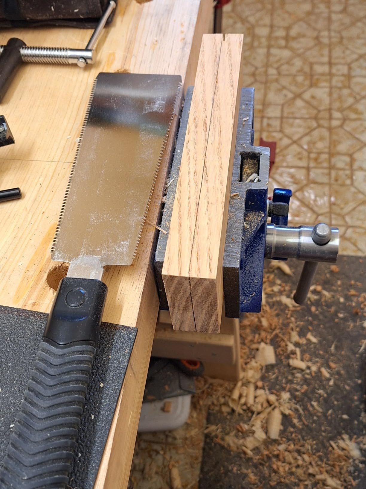 Yost Vises M7WW Rapid Action Woodworking Vise | Quick Release Lever for Quick Adjustments | 7 Inch Jaw Width | Made with Heavy-Duty Cast Iron | Blue customer photo 1