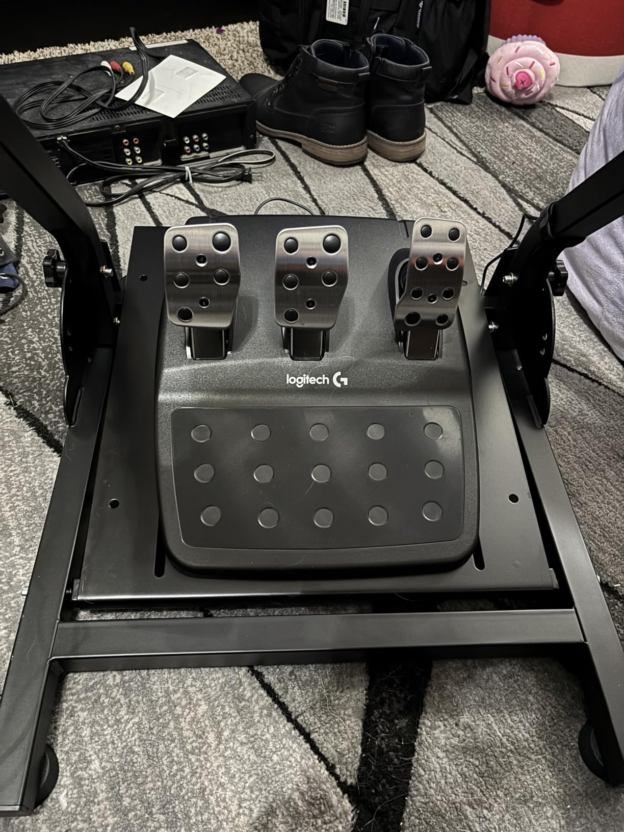 Logitech G920 Racing Wheel and Pedals for Xbox X|S/Xbox One/PC | Real force feedback, stainless steel paddle shifters, leather steering wheel cover, for Xbox Series X|S, PC, Mac customer photo 2