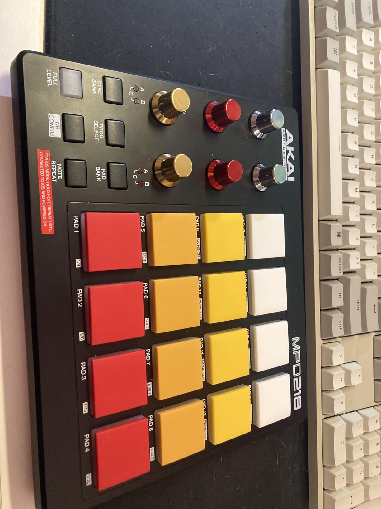 Akai Professional MPD218 USB MIDI Pad Controller customer photo 2
