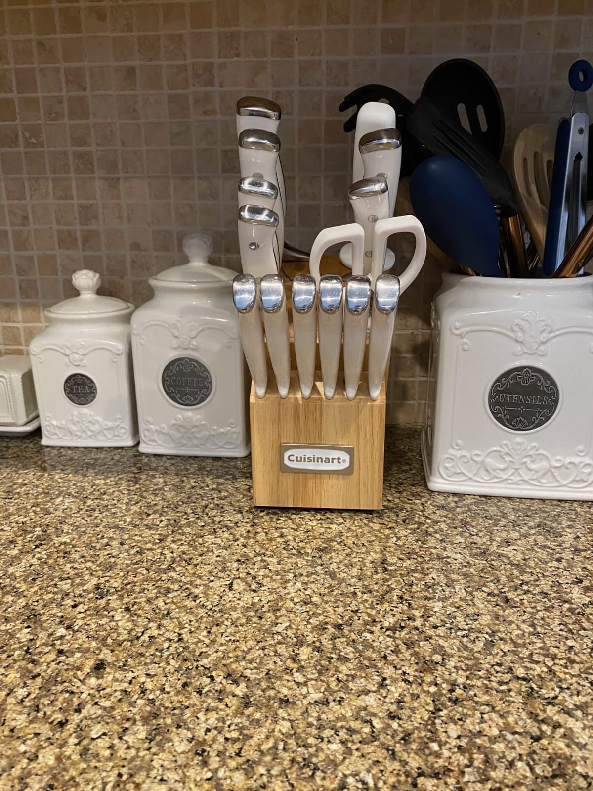 Cuisinart 15-Piece Knife Set with Block, High Carbon Stainless Steel, Forged Triple Rivet, White, C77WTR-15P customer photo 2
