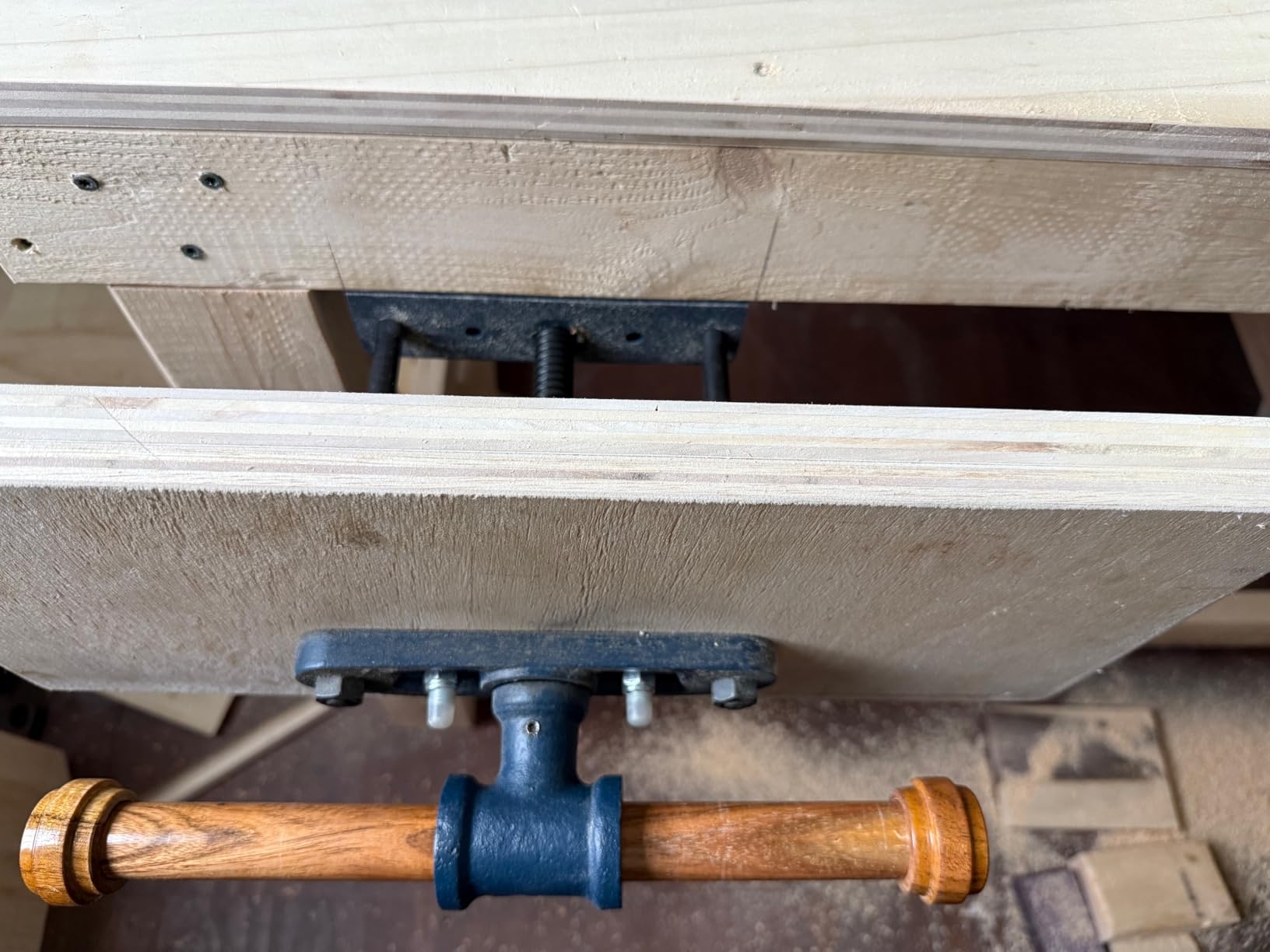 Groz Woodworking Front Vise, 7-1/8