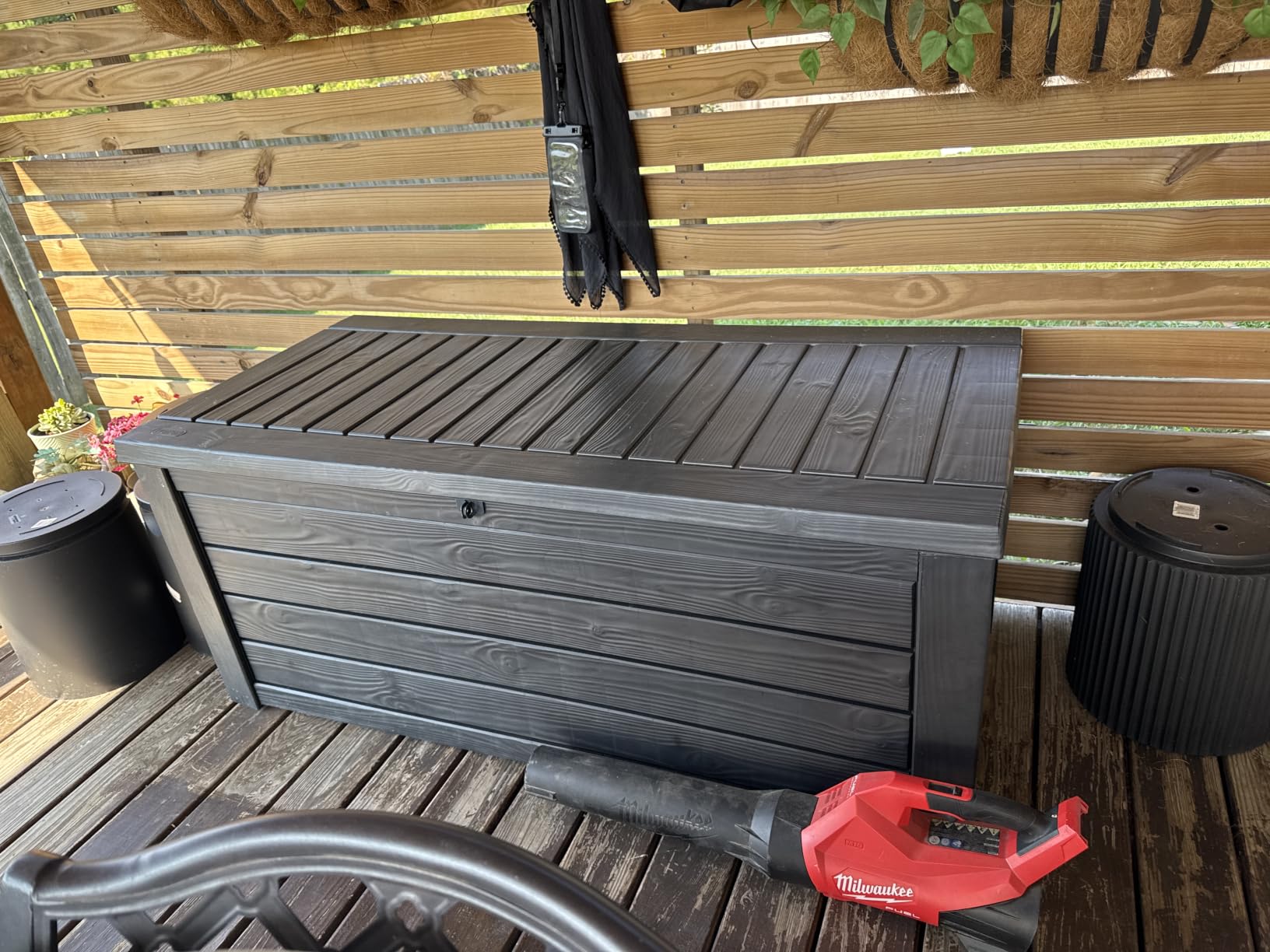 Keter Westwood 150 Gal Outdoor Storage Box for Patio and Pool Accessories customer photo 2