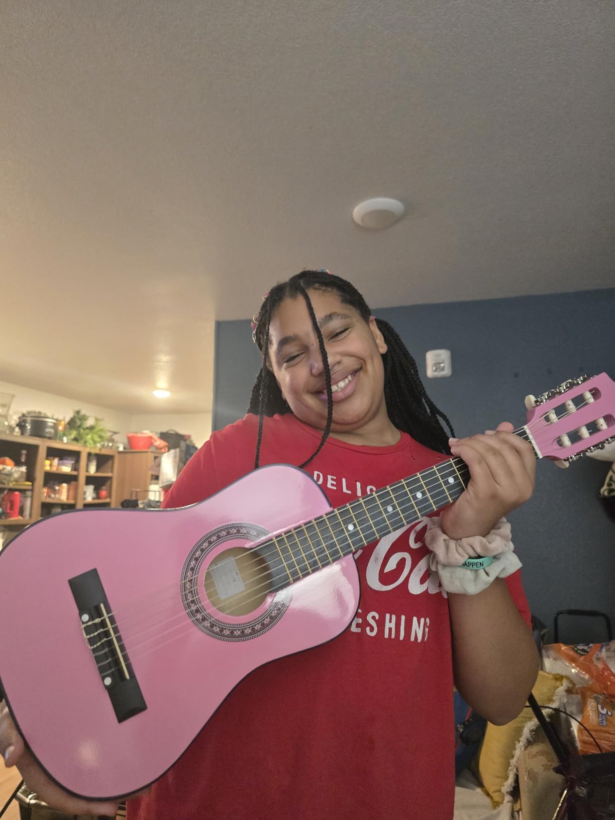MasterPlay Kids Guitar, 30” Beginner Classical Wood Guitar For Learners, With starter kit, Bag, Strap, Tuner, Pick, Extra String, Cleaning cloth, Christmas, Birthday Gift for Girls Ages 5-12, Pink customer photo 1