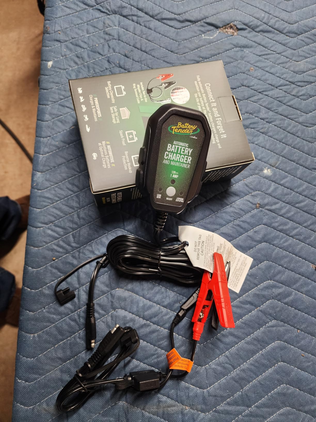 Battery Tender Junior 12V, 800mA Battery Charger and Maintainer for Lead Acid and Lithium Batteries - Switchable Battery Charger for Powersports - 022-0199-DL-WH customer photo 1