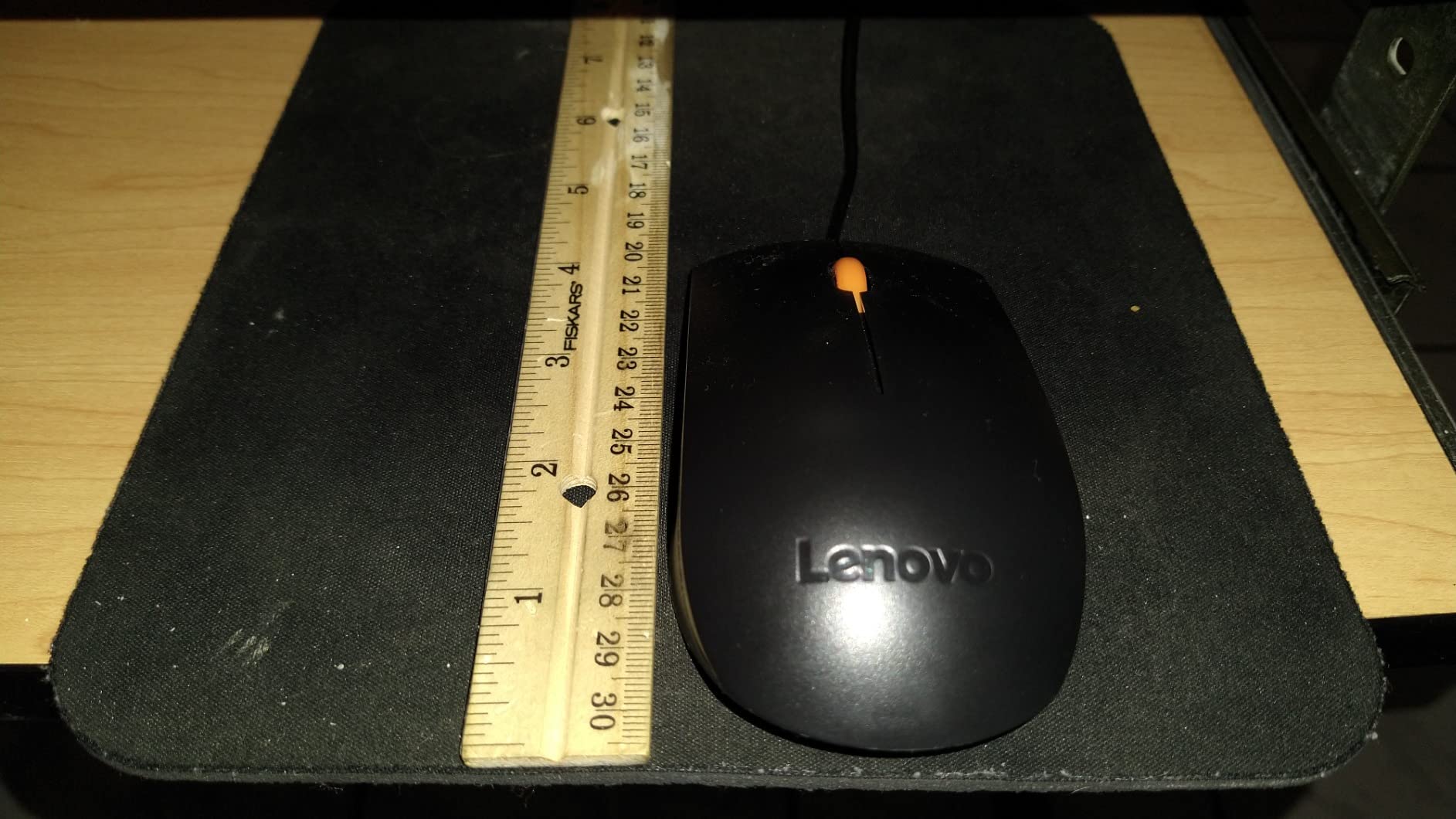 Lenovo 300 USB wired computer mouse - full size optical ambidextrous with 1600 DPI, reliable USB-A connection, easy 3-button navigation - long lasting, durable, black customer photo 2