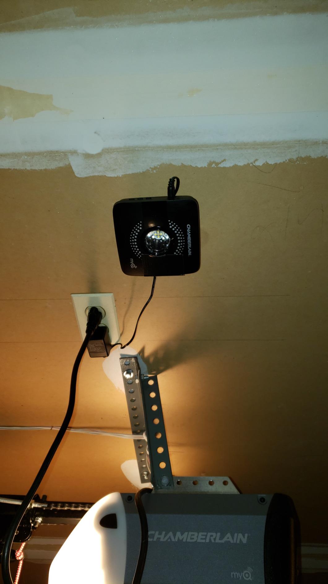 Chamberlain MyQ Smart Garage Hub - Wi-Fi enabled Garage Hub with Smartphone Control, Model MYQ-G0301, Old Version, Black customer photo 2