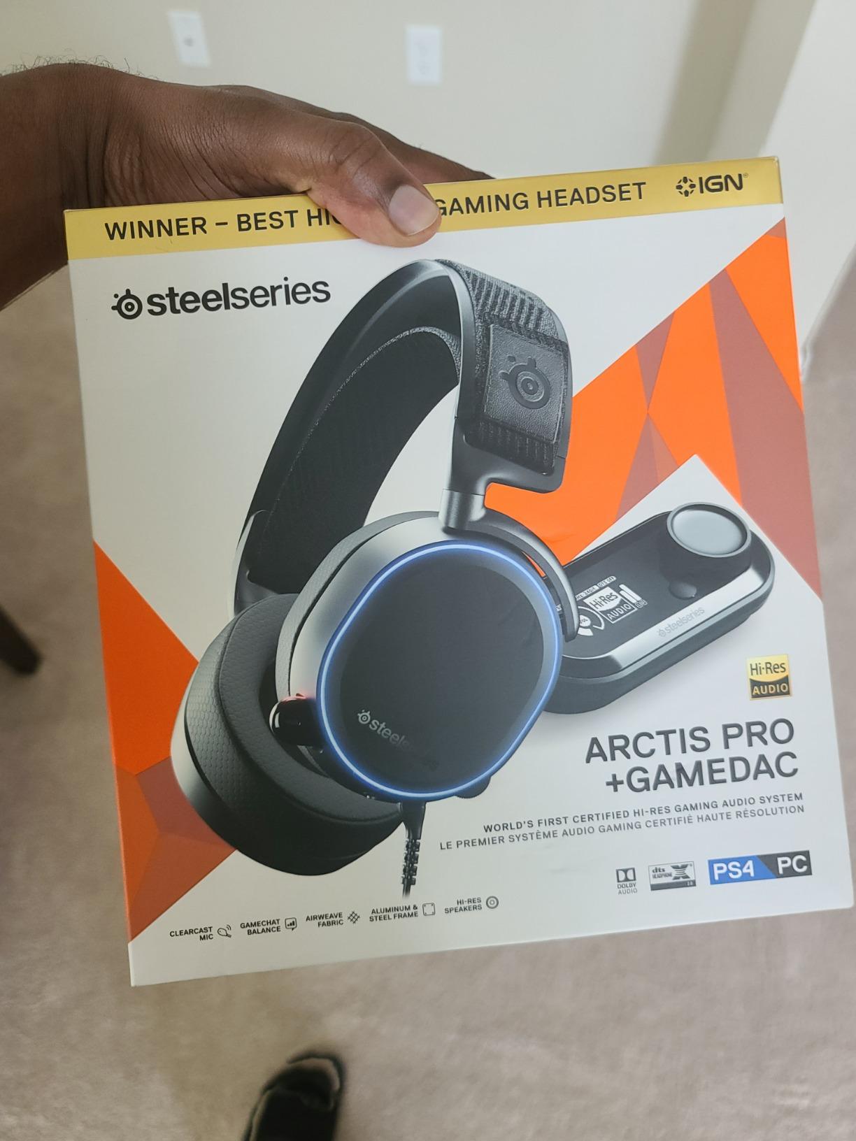 SteelSeries Arctis Pro + GameDAC Wired Gaming Headset - Certified Hi-Res Audio - Dedicated DAC and Amp - for PS5/PS4 and PC - Black customer photo 2