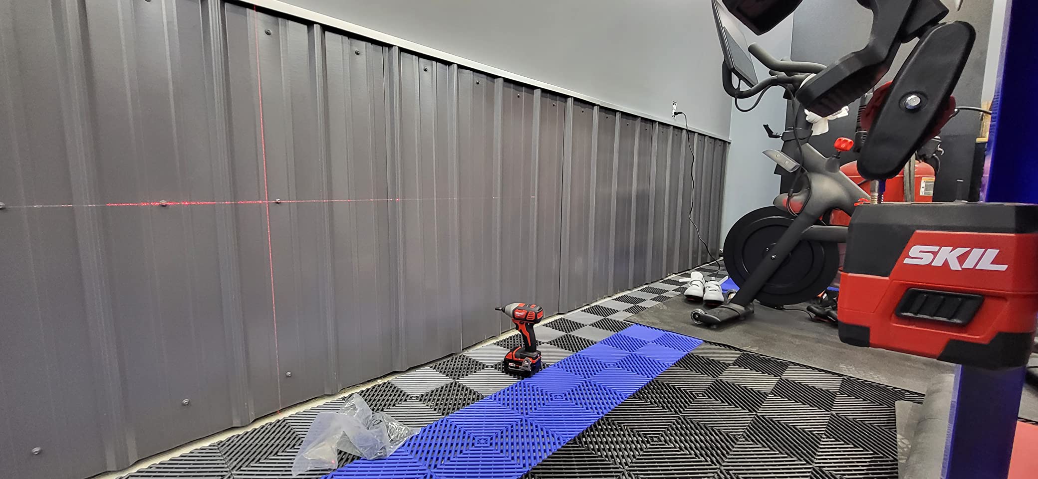 SKIL 50ft. Red Self-Leveling Cross Line Laser Level with Horizontal and Vertical Lines, Rechargeable Lithium Battery with USB Charging Port, Clamp & Carry Bag Included - LL932301 customer photo 1