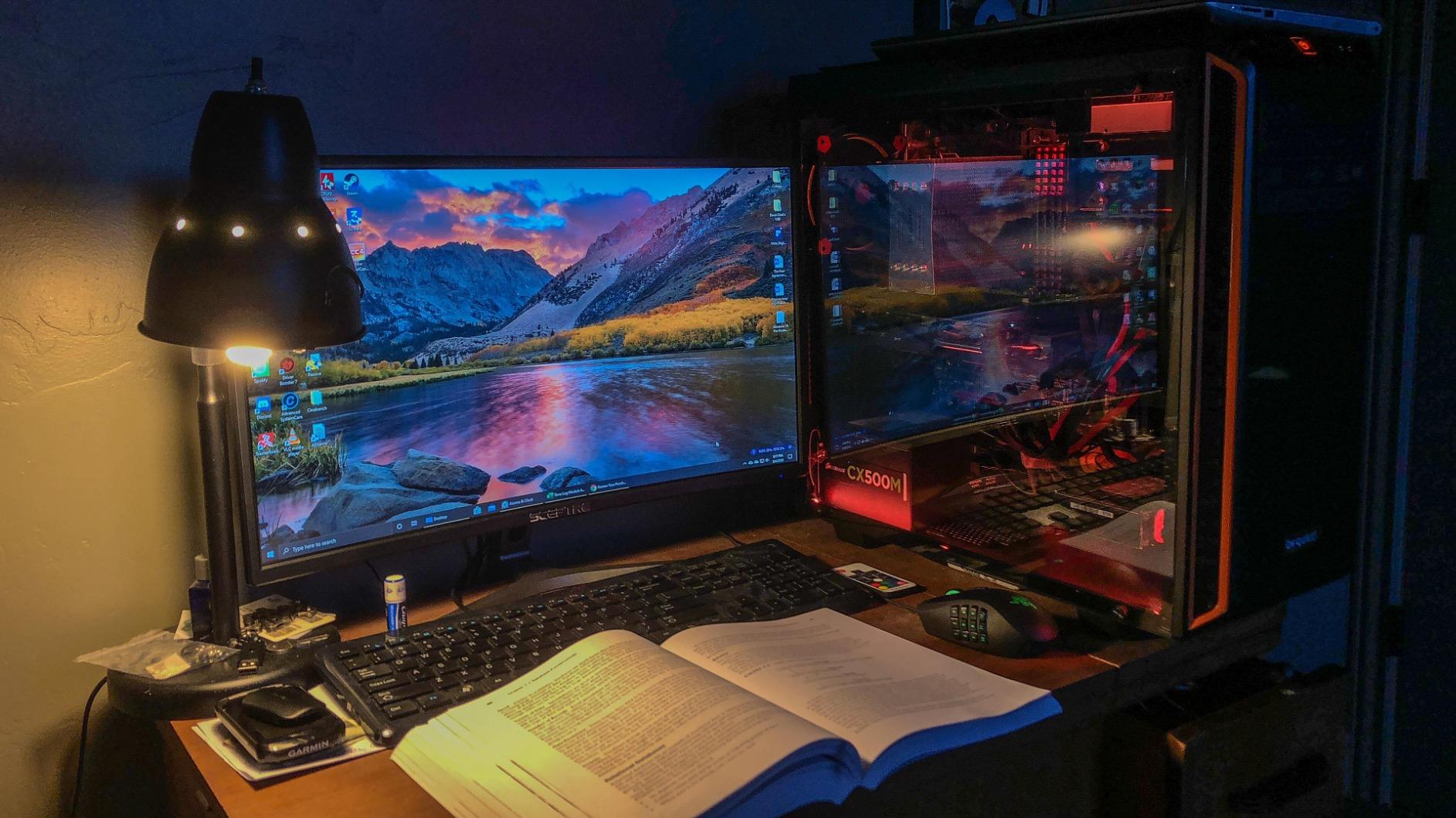 Sceptre 24-Inch,FHD 1080p Curved 144Hz Gaming Monitor AMD FreeSync 99% sRGB HDMI DisplayPort, Build-in SpeakersMachine Black customer photo 2