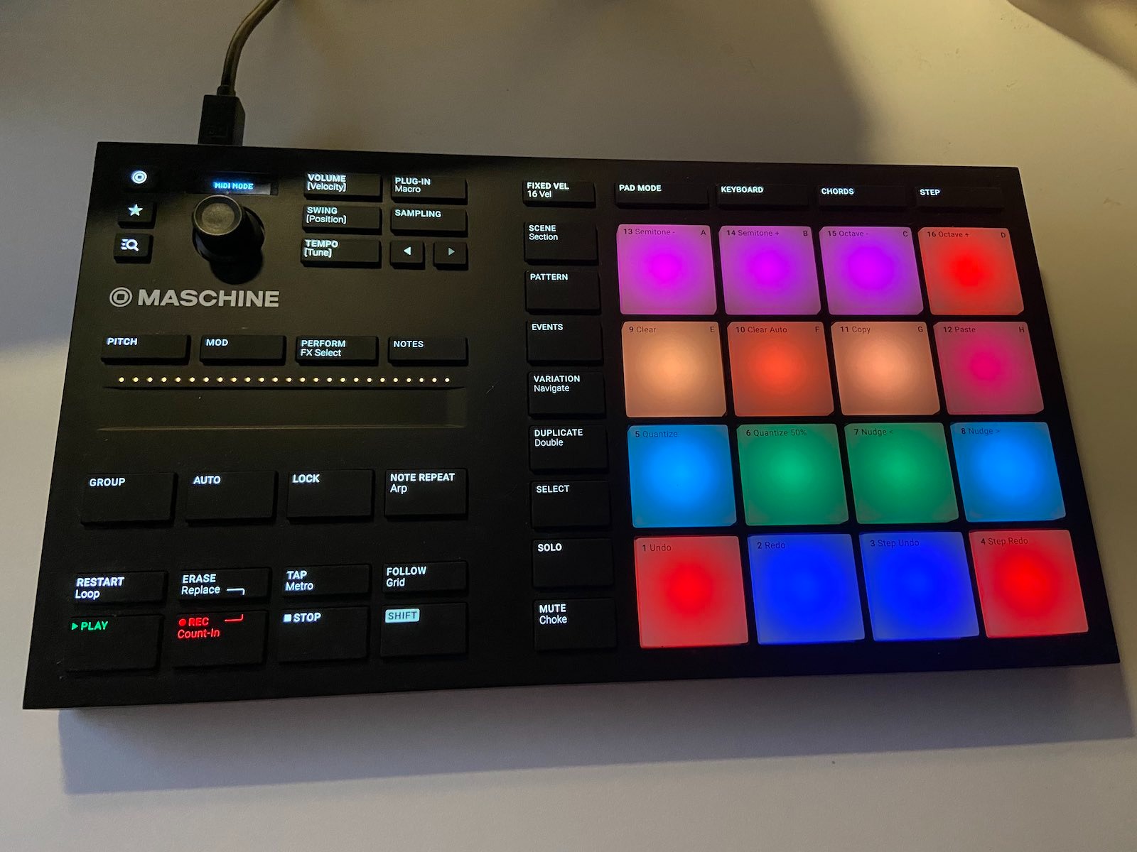 Native Instruments Maschine Mikro Mk3 Drum Controller, 25707 customer photo 1