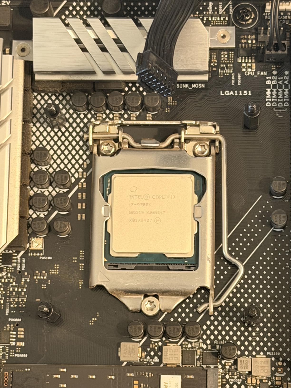 Intel Core i7-9700K Desktop Processor 8 Cores up to 4.9 GHz Turbo unlocked LGA1151 300 Series 95W customer photo 1