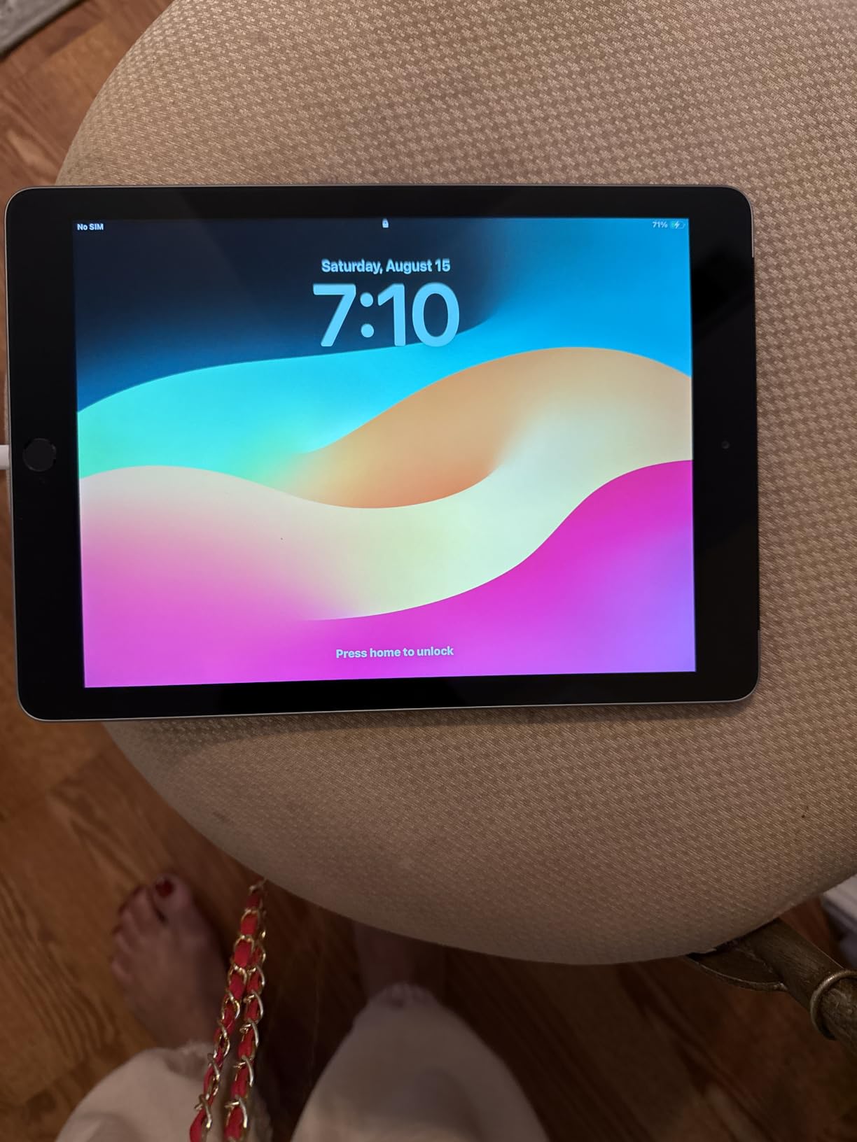 2018 Apple iPad (WiFi, 128GB) Space Gray (Renewed) customer photo 2