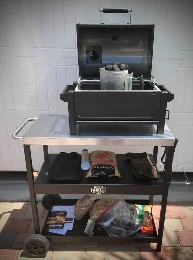 Oklahoma Joe's Rambler Portable Tabletop Charcoal Grill, 218 Sq. In. Cooking Space, Heavy-Duty Steel Construction, Cast Iron Grates, Built-In Temperature Gauge customer photo 1
