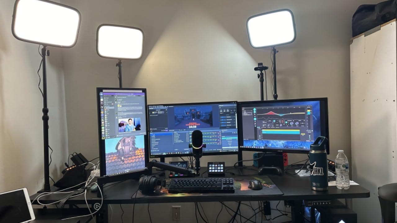 Elgato Key Light, Professional 2800 Lumens Studio Light customer photo 2