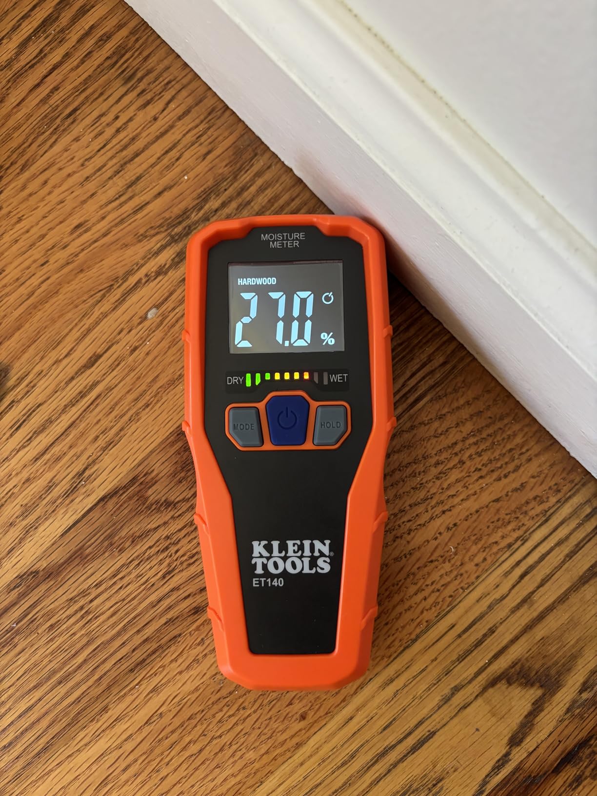 Klein Tools ET140 Pinless Moisture Meter, Detects up to 3/4-Inch Deep customer photo 1