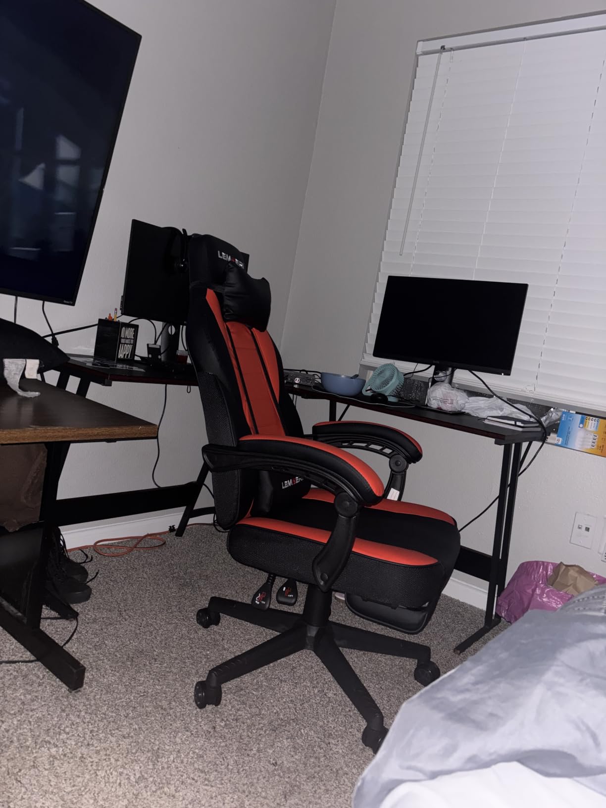 LEMBERI Ergonomic Gaming Chair with Footrest, 400lb Weight Capacity, Gray customer photo 2