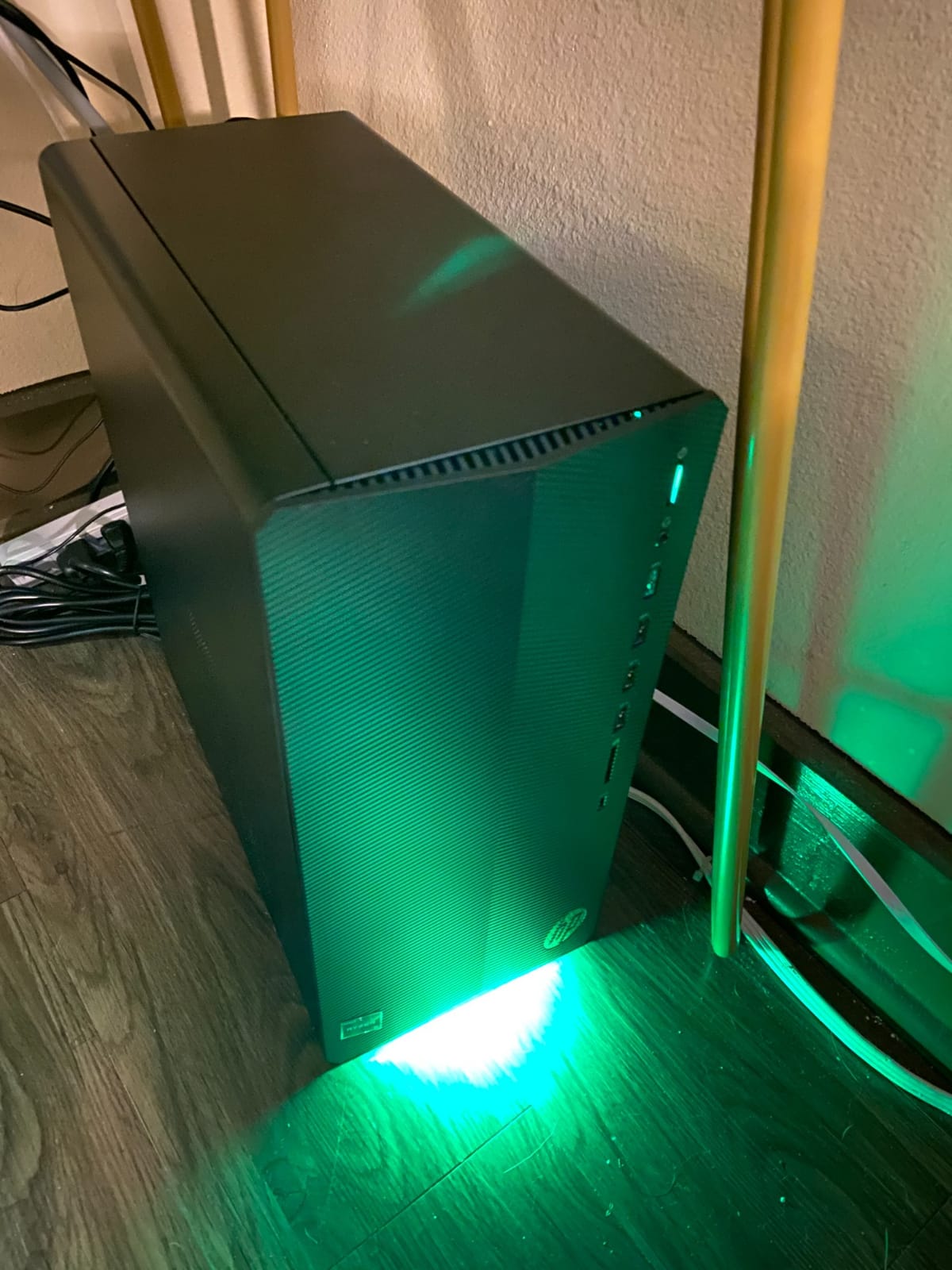 HP Pavilion Gaming Desktop Computer, AMD Ryzen 5 3500 Processor, NVIDIA GeForce GTX 1650 4 GB, 8 GB RAM, 512 GB SSD, Windows 10 Home (TG01-0030, Black) customer photo 1