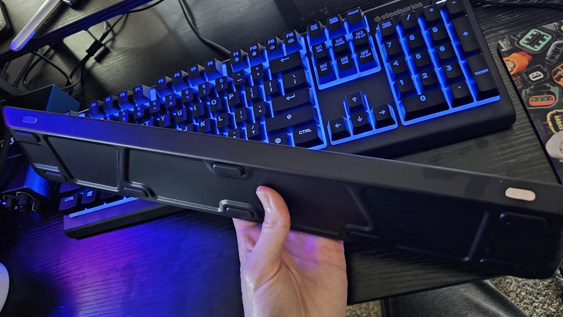 SteelSeries Apex 3 RGB Gaming Keyboard – 10-Zone RGB Illumination – IP32 Water Resistant – Premium Magnetic Wrist Rest (Whisper Quiet Gaming Switch) customer photo 1