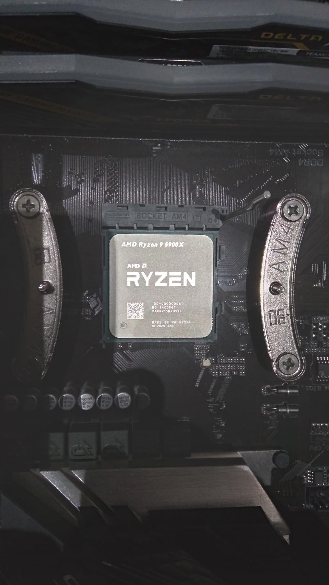 AMD Ryzen 9 5900X 12-core, 24-Thread Unlocked Desktop Processor customer photo 1