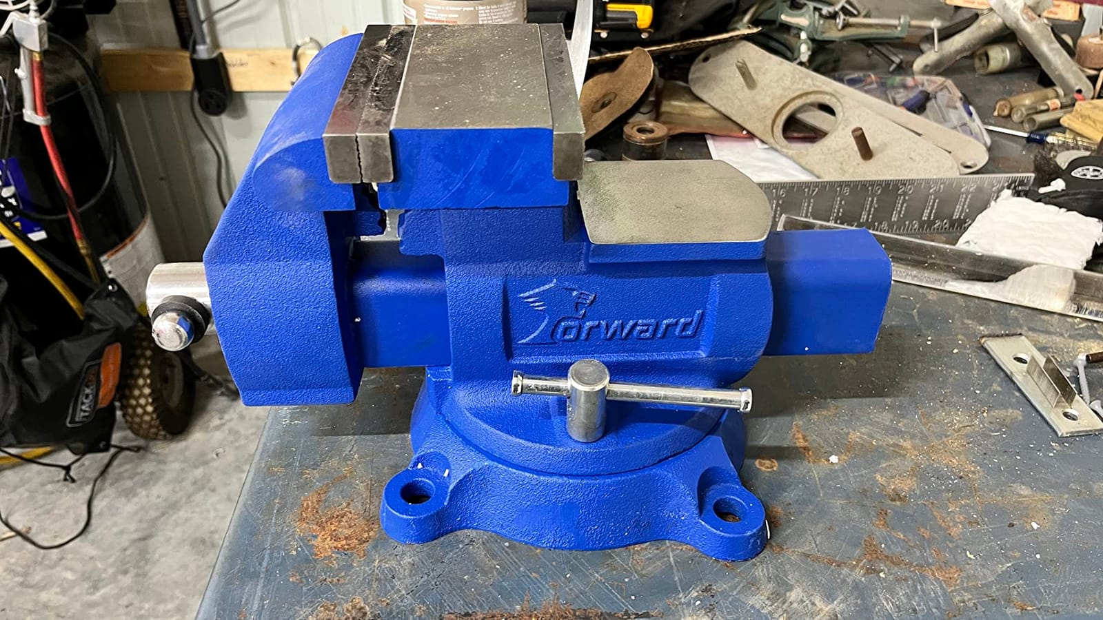 Forward CR50A 5.5 Inch Bench Vise Heavy Duty with Anvil and 210°Swivel Base customer photo 2