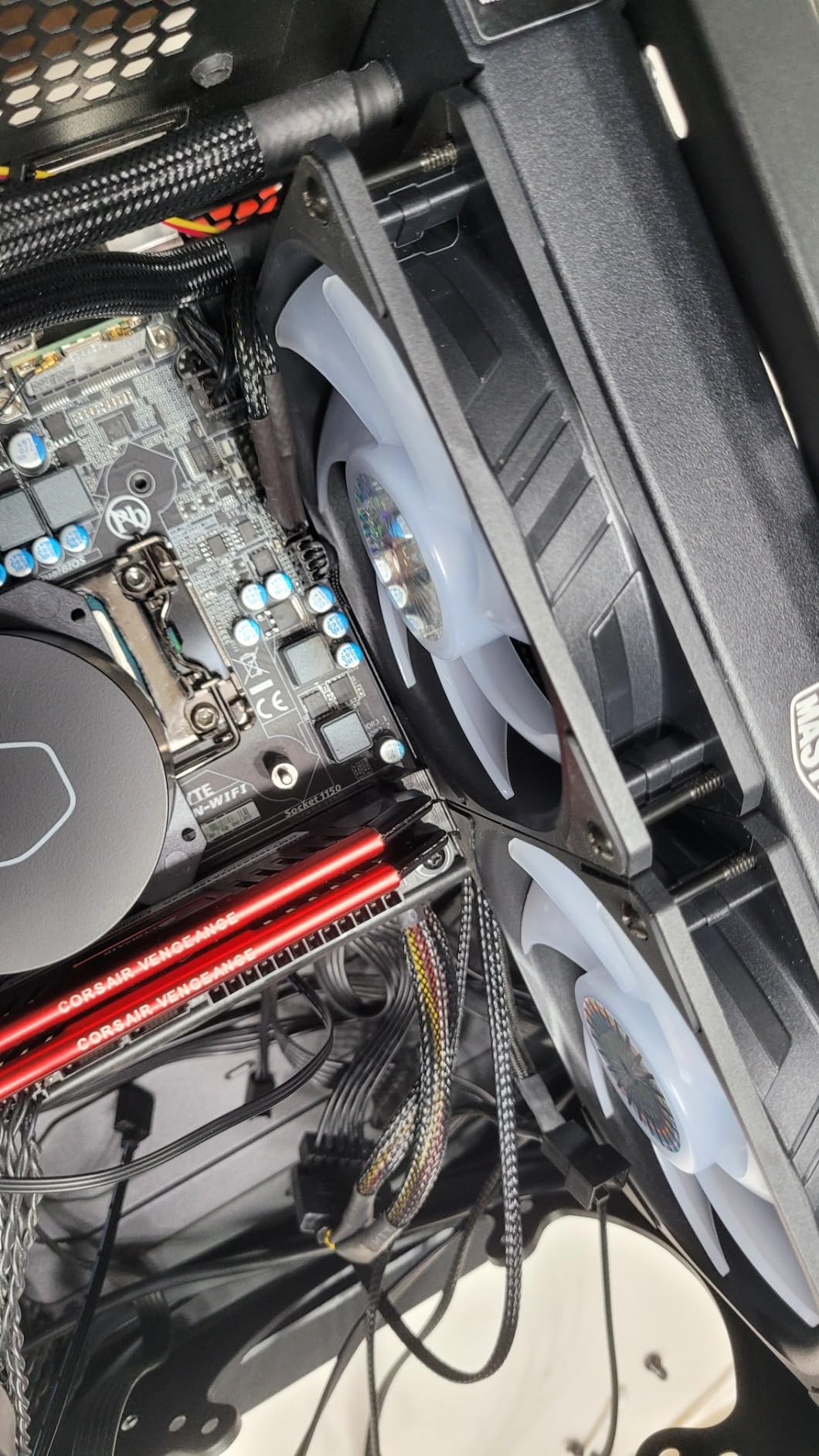 CoolerMaster MasterLiquid ML240L RGB V2, Close-Loop AIO CPU Liquid Cooler, Gen3 Dual Chamber Pump, 240mm Radiator, SickleFlow 120 PWM ARGB, AMD Ryzen AM5/AM4, Intel LGA1700/1200 (MLW-D24M-A18PC-R2) customer photo 1