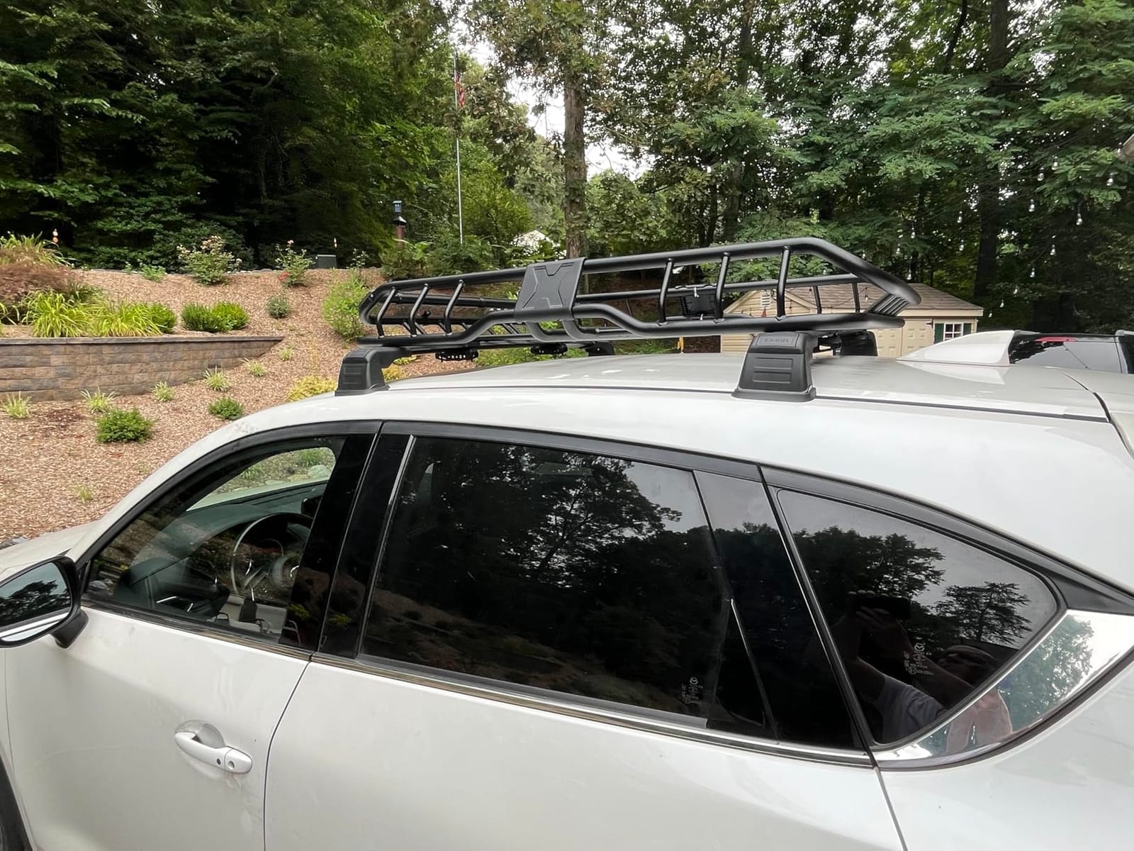Tyger Auto TG-RK1B942B Heavy Duty Roof Mounted Cargo Basket Rack | L57.5 x W42 x H6 | Roof Top Luggage Carrier | with Wind Fairing, Black customer photo 1
