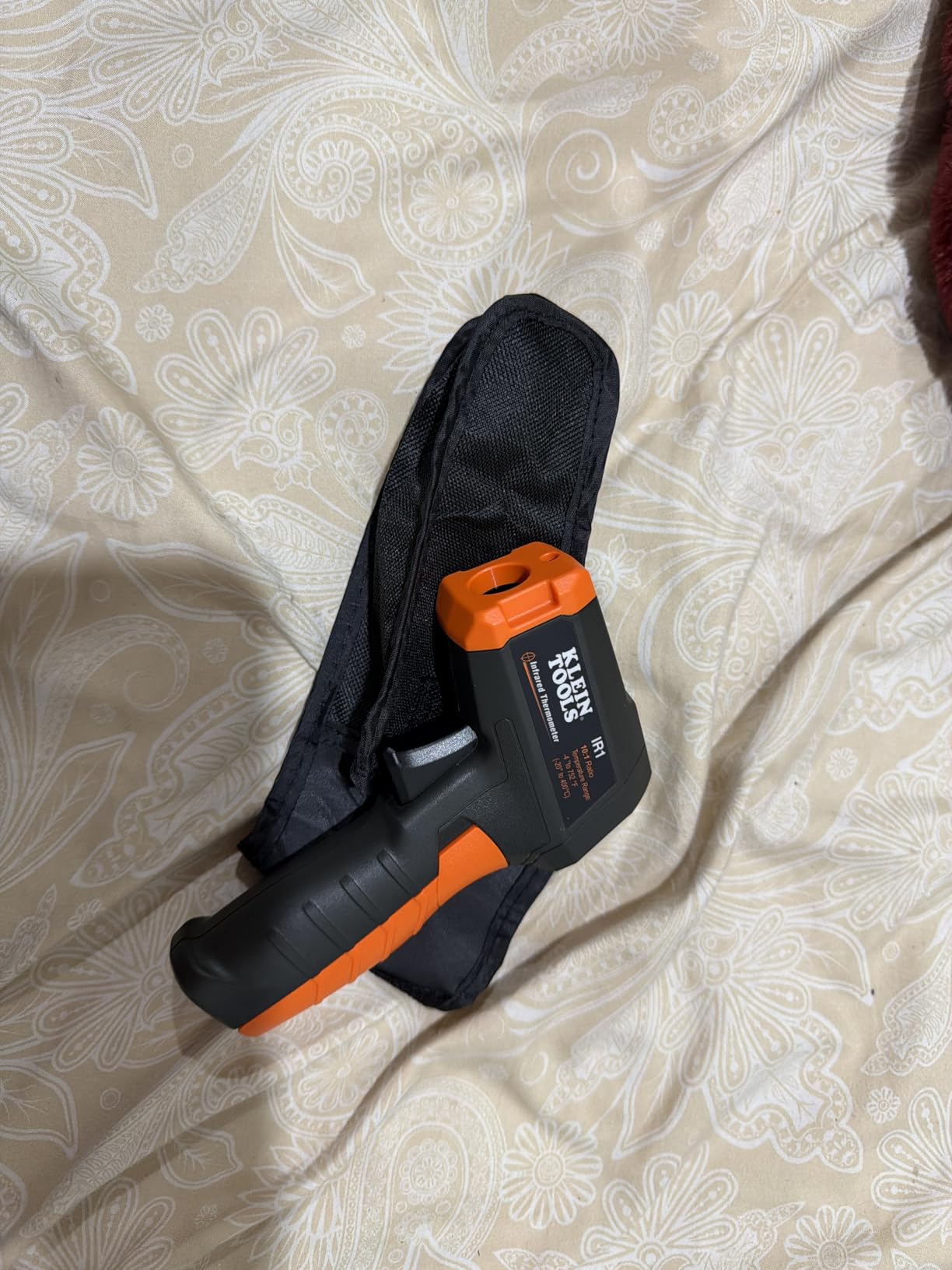 Klein Tools IR1 Infrared Thermometer with Targeting Laser, Auto-Hold, Digital Laser Gun Non-Contact Thermometer, Temperature Range -4 to 752F, Optical Resolution 10:1 customer photo 1