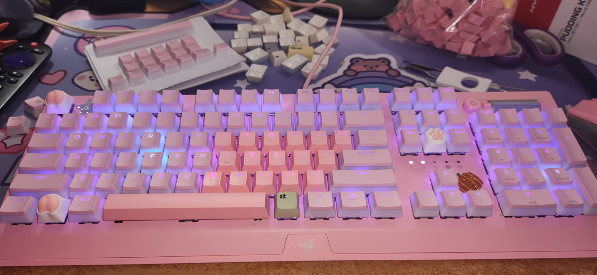 HyperX Pudding Keycaps - Double Shot PBT Keycap Set with Translucent Layer, for Mechanical Keyboards, Full 104 Key Set, OEM Profile, English (US) Layout - Black customer photo 1