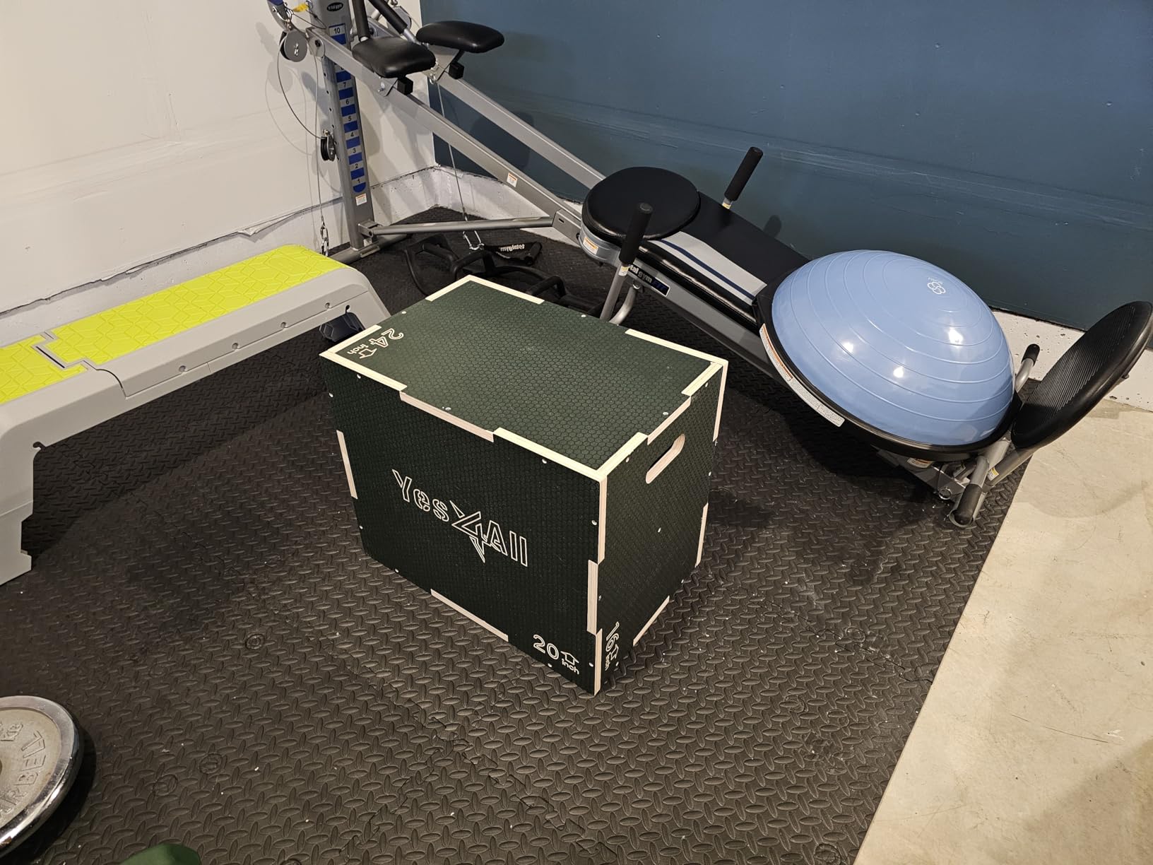 Yes4All 3 in 1 Non-Slip Wooden Plyo Box, Step Up Box for Workout, Plyometric Jump Box for Skipping, Jumping, Lunges, Squats, Dips customer photo 1