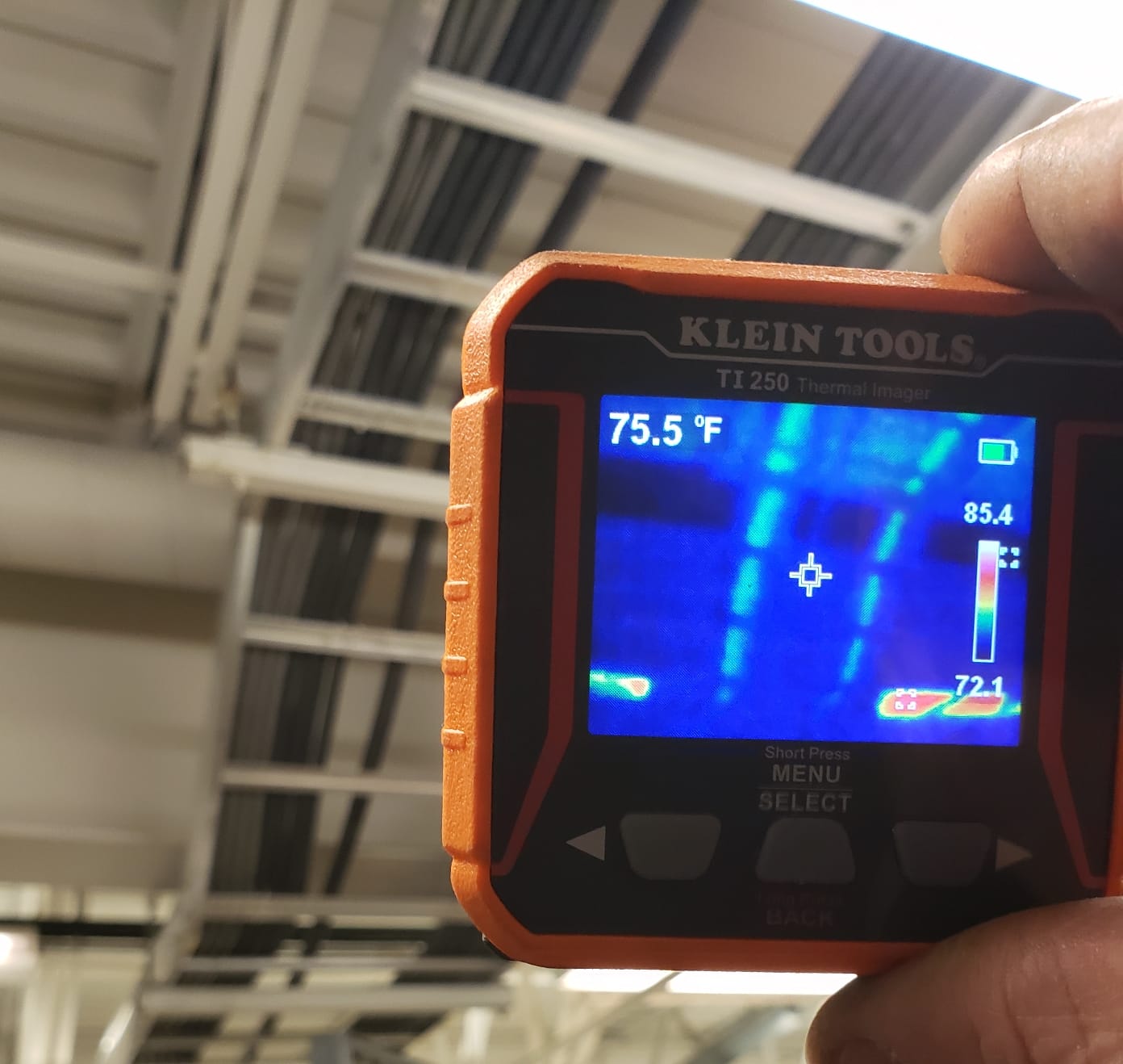 Klein Tools TI250 Rechargeable Thermal Imaging Camera, Camera Displays Over 19,200 Pixels with 3 Color Palettes, High/Low Temperature Points customer photo 2