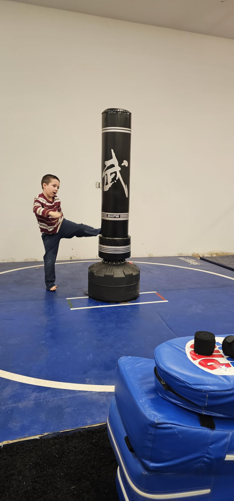 GIKPAL Freestanding Punching Bag for Adults, Heavy Boxing Bag with Stand | 12-Suction-Cup Stable Base, Tear-Resistant PU Leather, No-Spring Quiet Rebound, Sand/Water Fillable, Kickboxing & Cardio customer photo 2