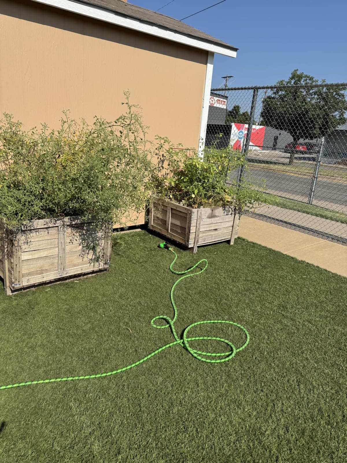 J&B XpandaHose 75ft Expandable Garden Hose, Lightweight, Brass Connectors customer photo 1