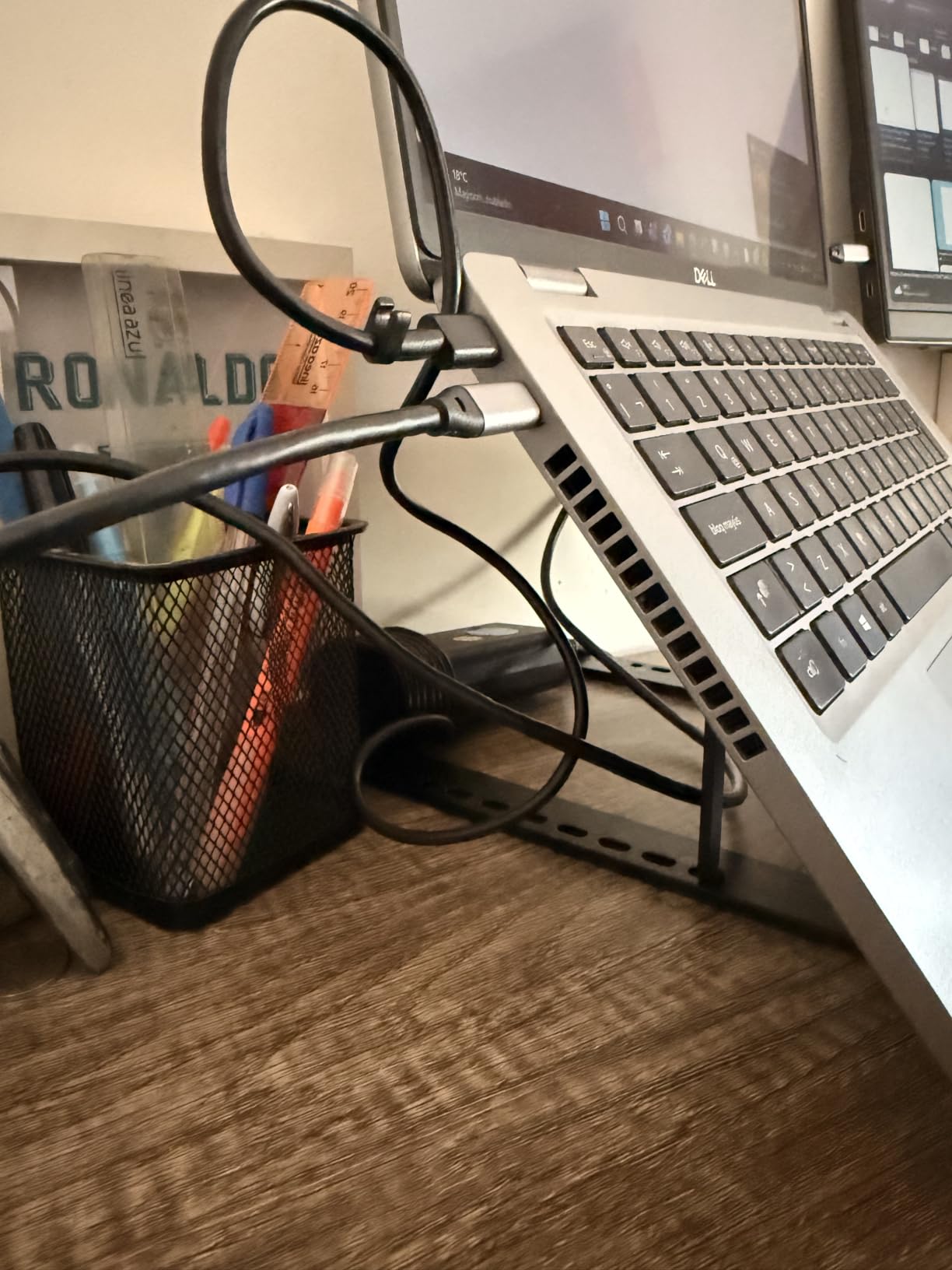 Tonmom Laptop Stand for Desk, Adjustable Laptop Riser, Black customer photo 2