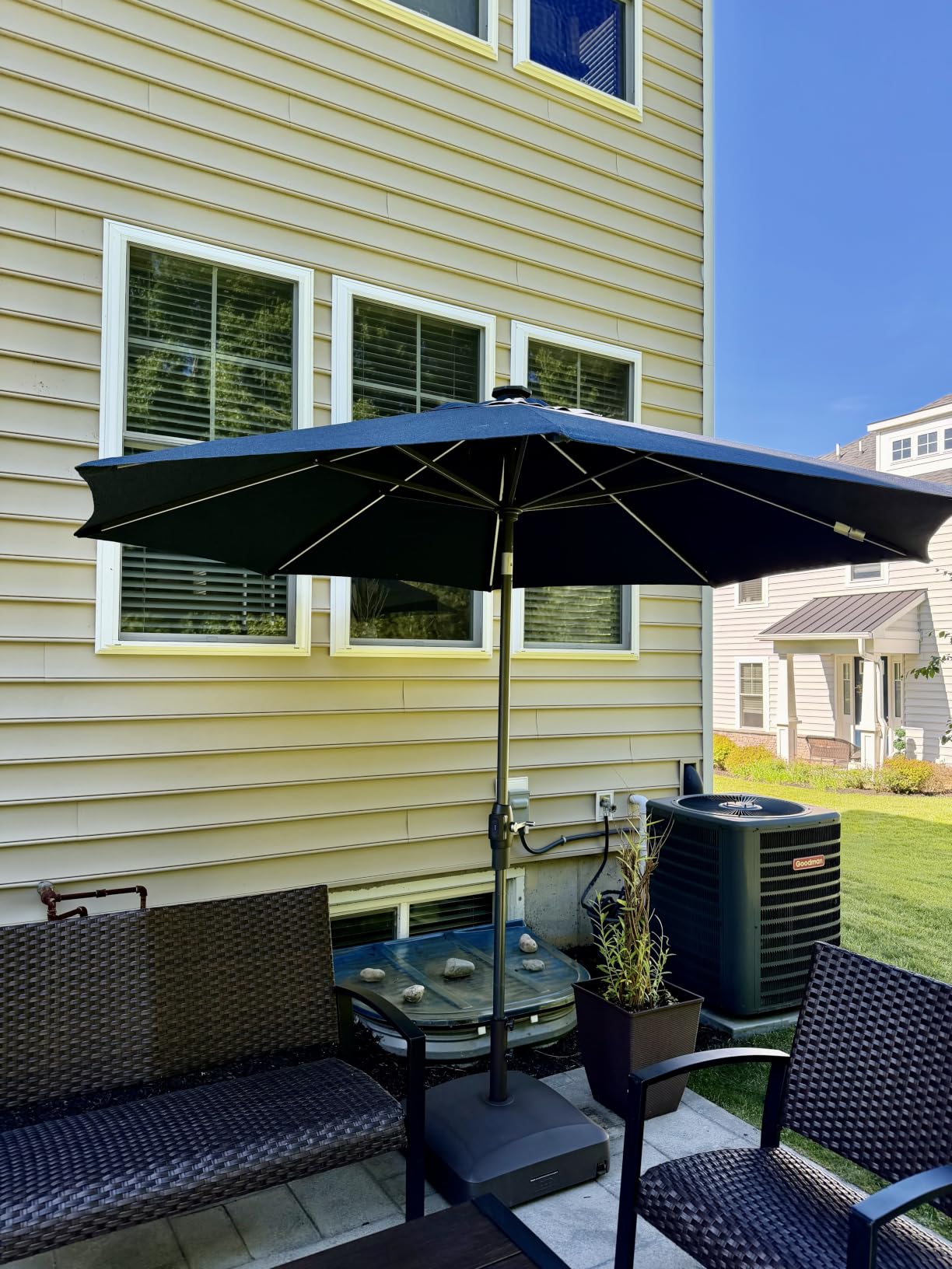 Best Choice Products 123lb Capacity Fillable Mobile Umbrella Base Heavy Duty Market Stand for Patio, Deck, Poolside w/ 4 Wheels, 2 Locks, 2 Knobs, Wind-Resistant Design - Black customer photo 2