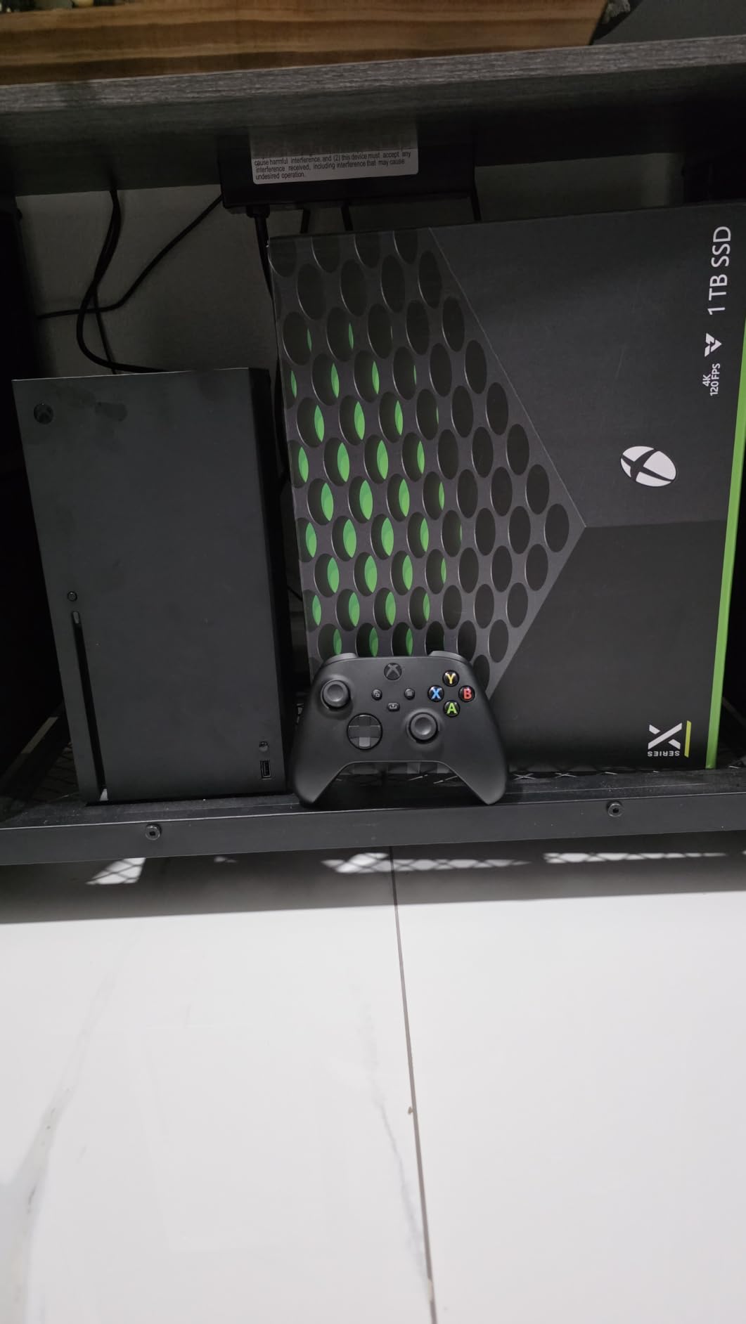 Xbox Series X - Gaming Console - 1TB SSD - Includes Wireless Controller - 4K Gaming - 120FPS - Carbon Black customer photo 2