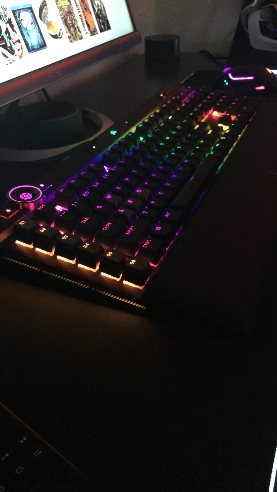 Corsair K100 RGB Mechanical Gaming Keyboard - Cherry MX Speed RGB Silver Keyswitches - PBT Double-Shot Keycaps - Elgato Stream Deck and iCUE Compatible - QWERTY NA Layout - Black customer photo 1
