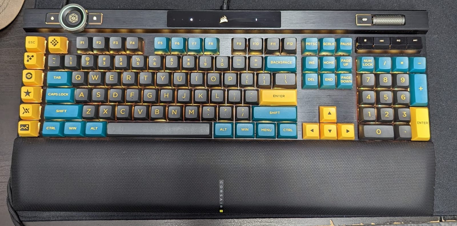 Corsair K100 RGB Mechanical Gaming Keyboard - Cherry MX Speed RGB Silver Keyswitches - PBT Double-Shot Keycaps - Elgato Stream Deck and iCUE Compatible - QWERTY NA Layout - Black customer photo 2