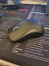 Amazon Basics 3-Button USB Wired Mouse with Precision Scroll Wheel, 1000 DPI, Ergonomic Grip, Plug and Play, 6-foot Cable, Black customer photo 1
