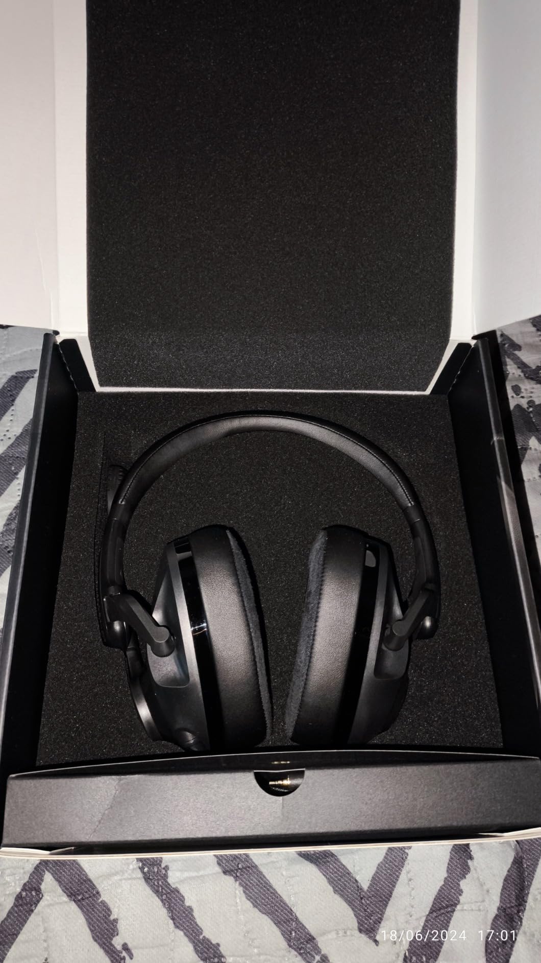 EPOS H3 Closed Acoustic Gaming Headset with Noise-Cancelling Microphone - Plug & Play Audio - Around The Ear - Adjustable, Ergonomic - for PC, Mac, PS4, PS5, Switch, Xbox - Onyx Black customer photo 1