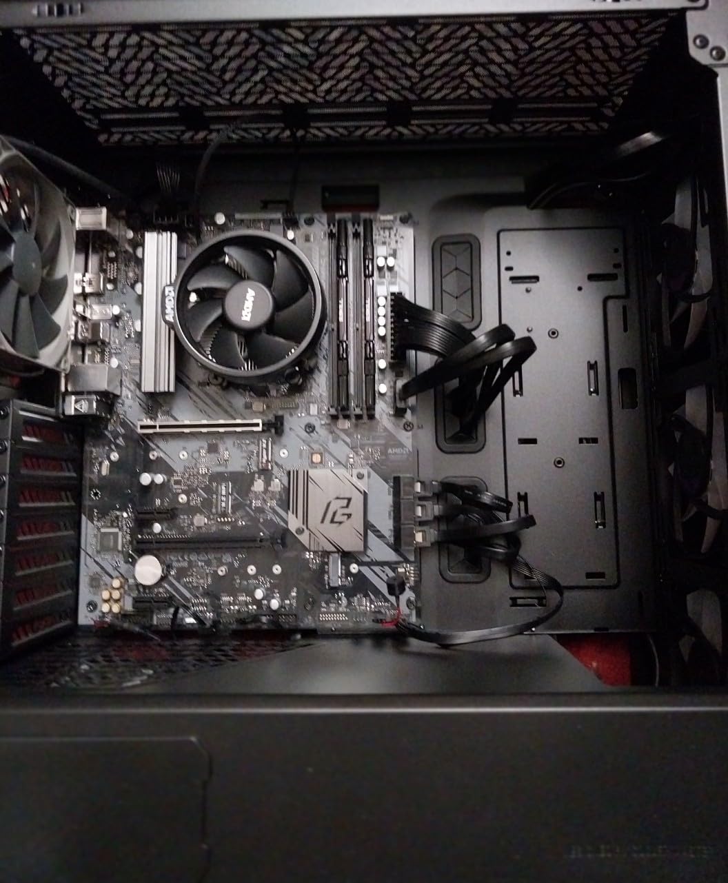 AMD Ryzen™ 7 5700G 8-Core, 16-Thread Desktop Processor with Radeon™ Graphics customer photo 1