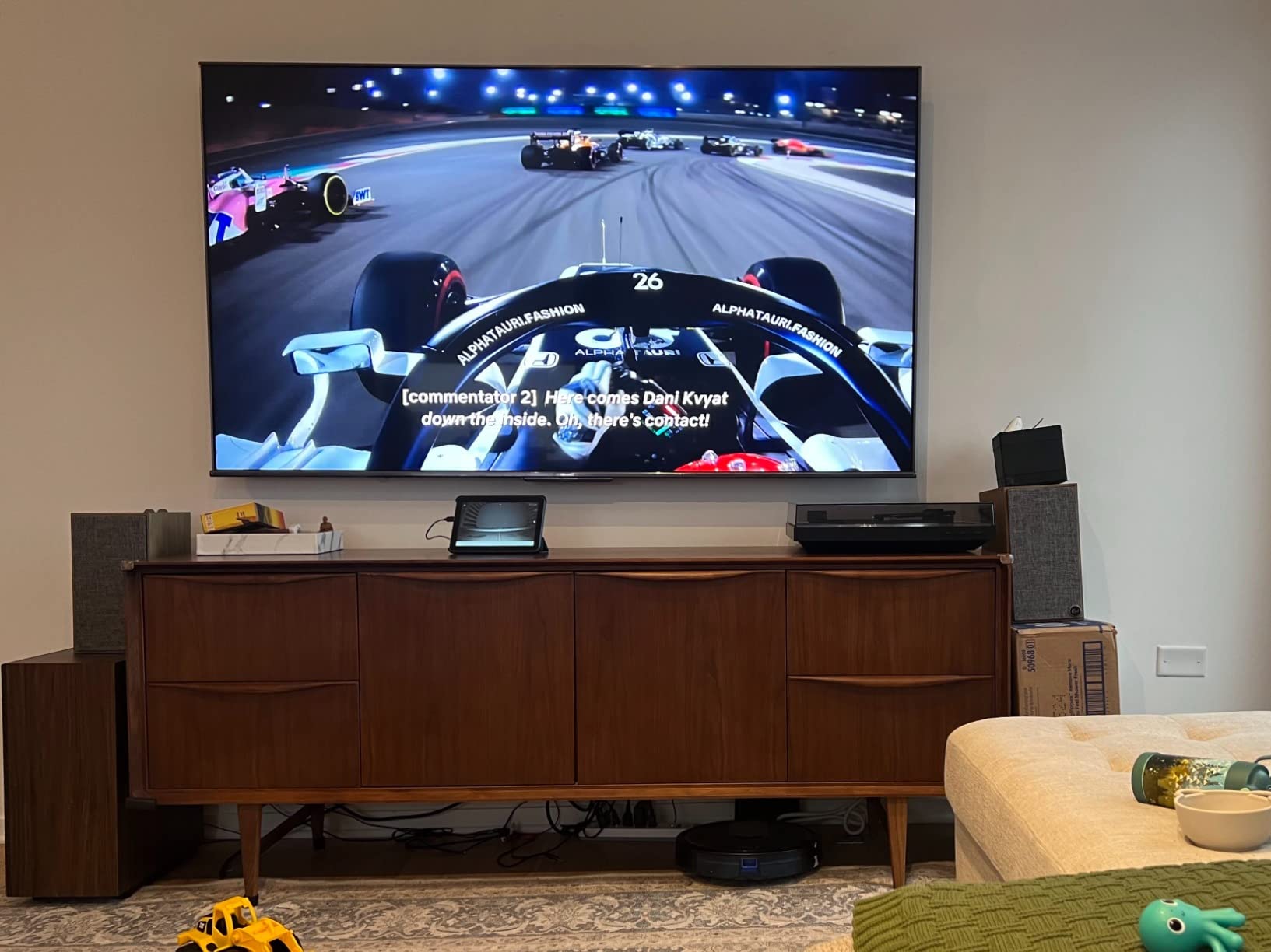 Hisense ULED Premium 65U7G QLED Series 65-inch Android 4K Smart TV with Alexa Compatibility, 1000-nit HDR10+, Dolby Vision & Atmos, 120Hz, HDMI 2.1, Game Mode Pro customer photo 1