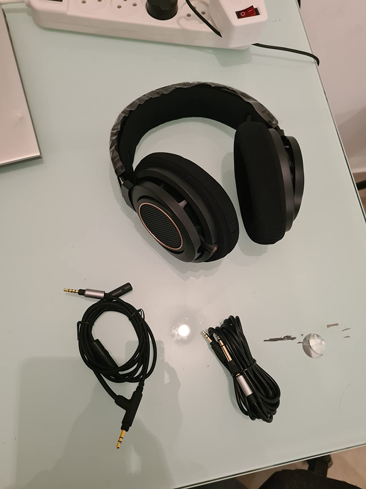 PHILIPS Over The Ear Studio Headphones for Recording Open Back Gaming Headset with Microphone Studio Monitor Headphones SHP9600MB customer photo 1