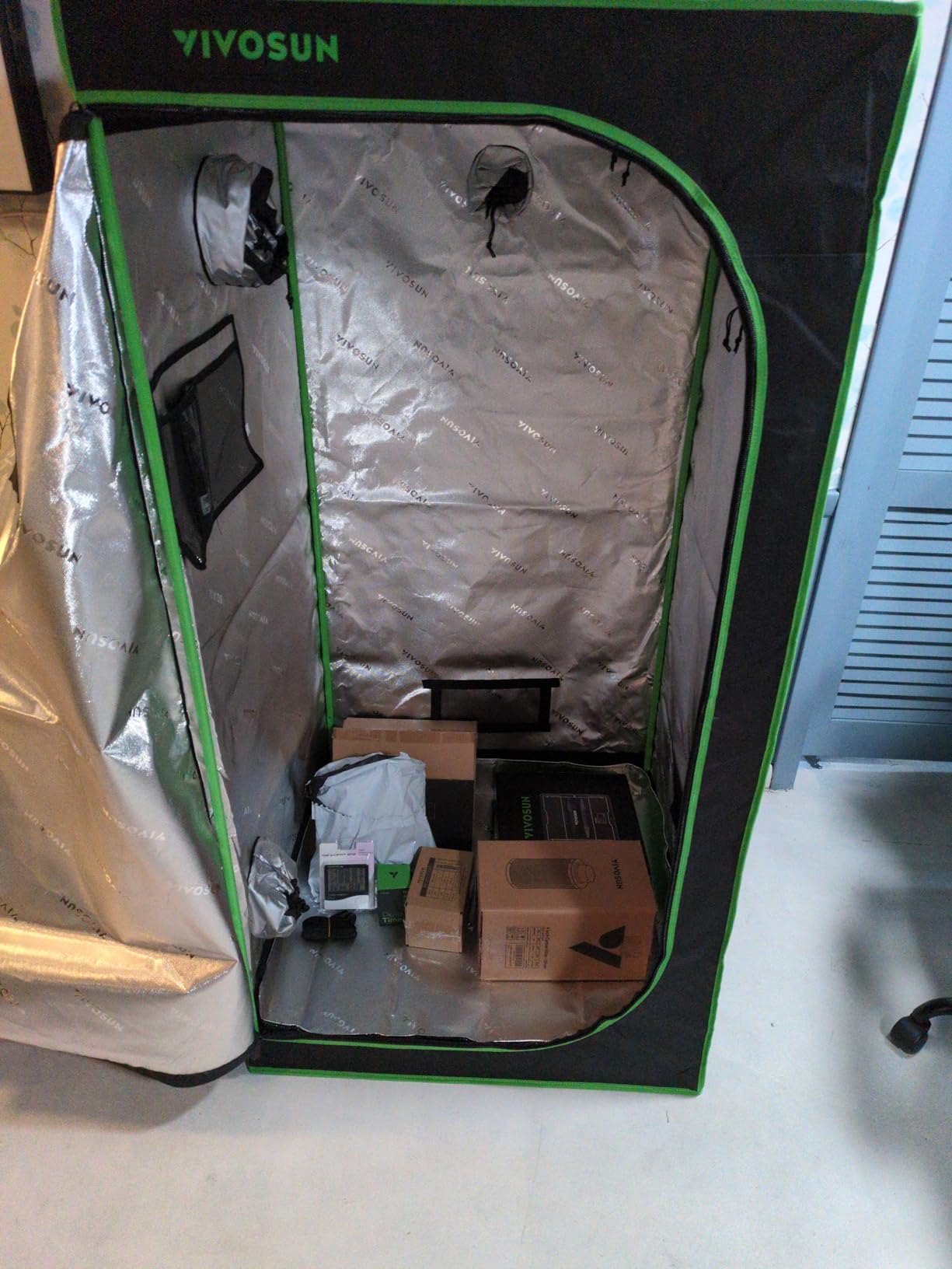 VIVOSUN 2x4 Grow Tent Kit 200W LED A22 WiFi Control Grow System customer photo 2
