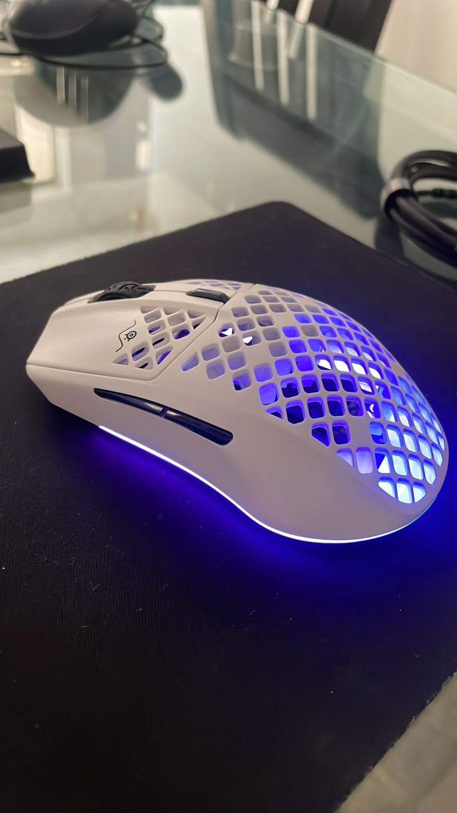 SteelSeries Aerox 3 Wireless - Holey RGB Gaming Mouse - Ultra-lightweight Water Resistant Design - 18K DPI TrueMove Air Optical Sensor -Snow customer photo 2