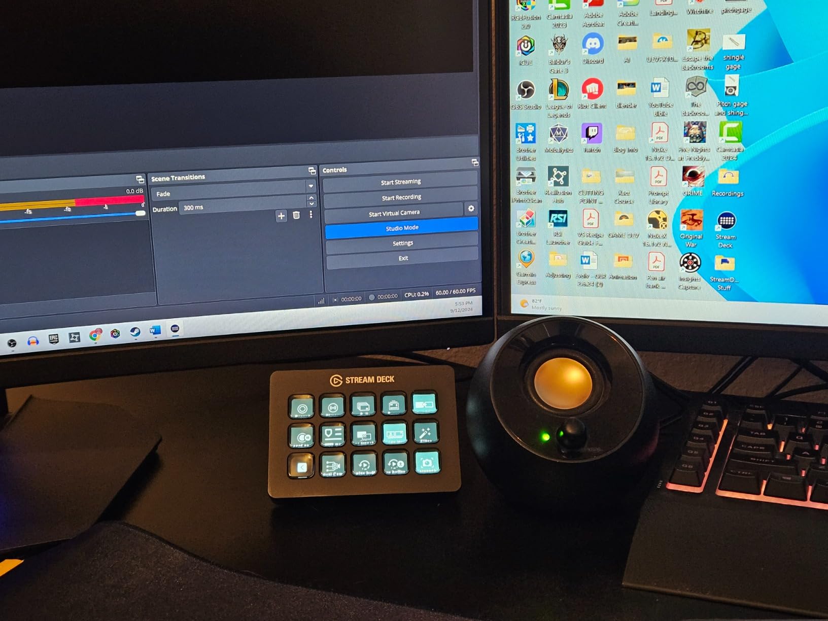 Elgato Stream Deck MK.2 Studio Controller, 15 Macro Keys customer photo 1